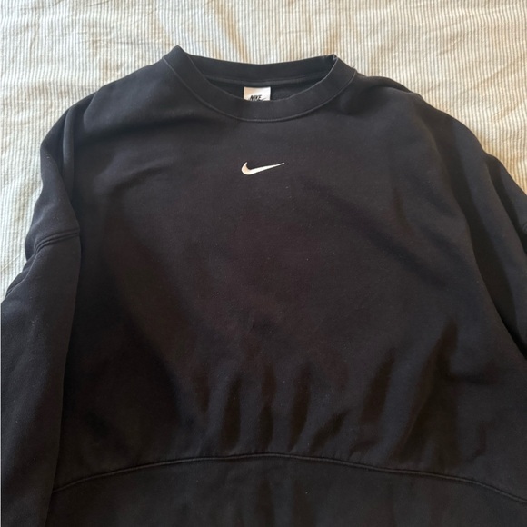 Nike Sportswear Phoenix Fleece
Women's Over-Oversized Crew-Neck Sweatshirt - Picture 5 of 5
